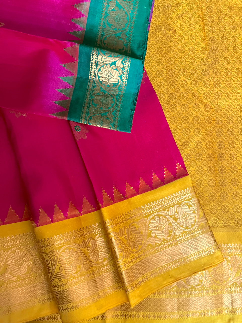 Gadwal handloom saree