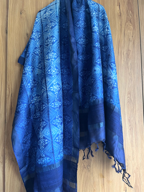 Nui Shibori Tussar silk dupatta