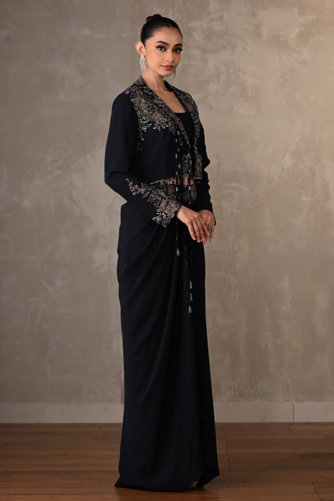 Blue Embroidered Georgette Drape Set With Jacket