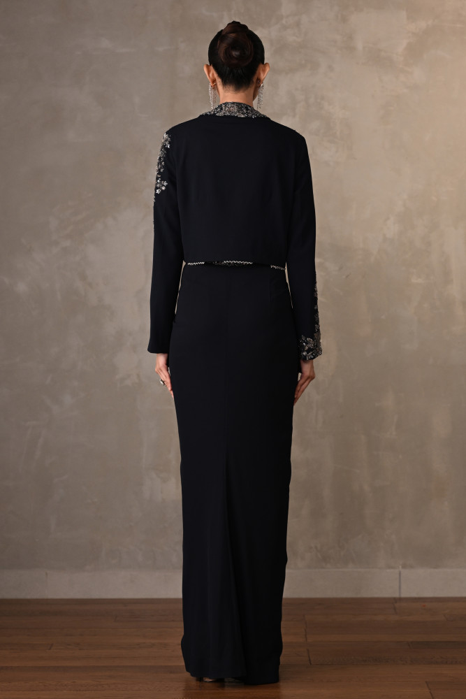 Blue Embroidered Georgette Drape Set With Jacket