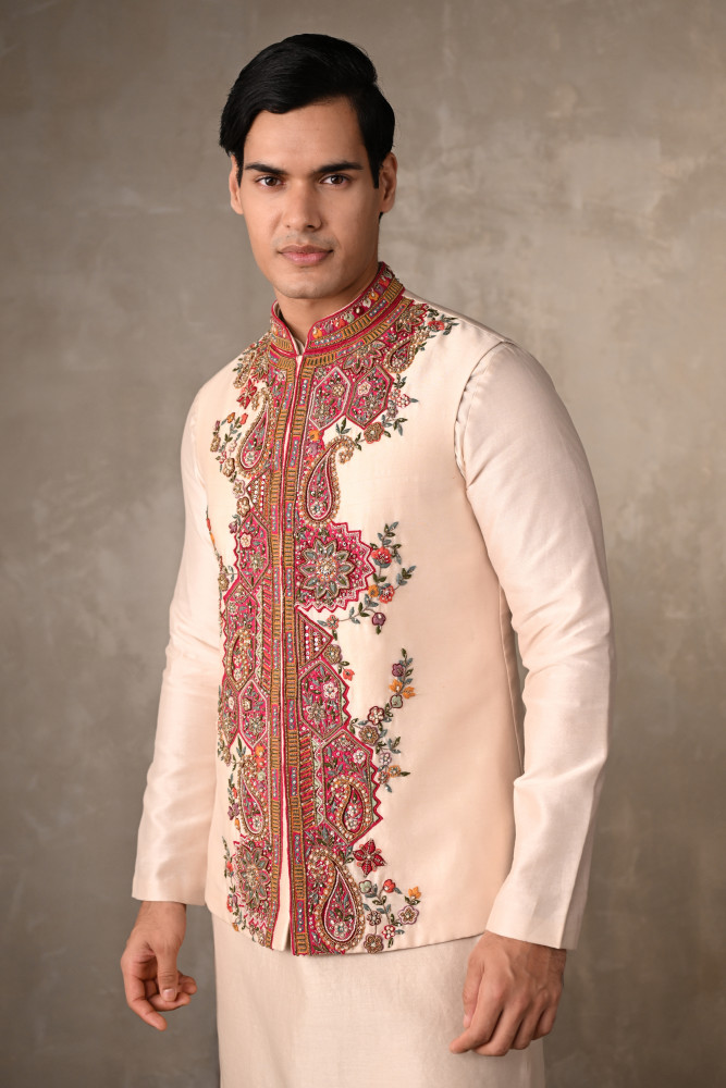 Image of Ivory Chanderi Hand-Embroidered Bundi Jacket With Kurta Set