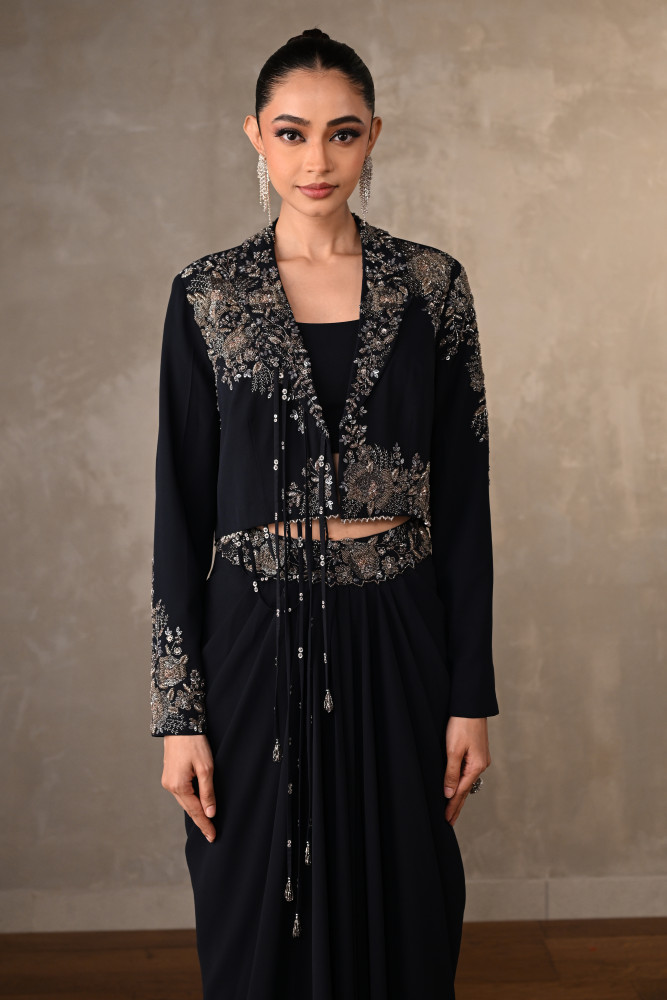 Blue Embroidered Georgette Drape Set With Jacket