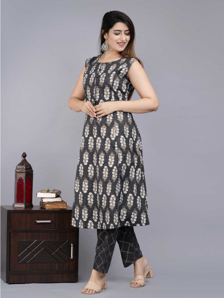Women Pure Cotton A-line Round Neck Kurta Pant Set
