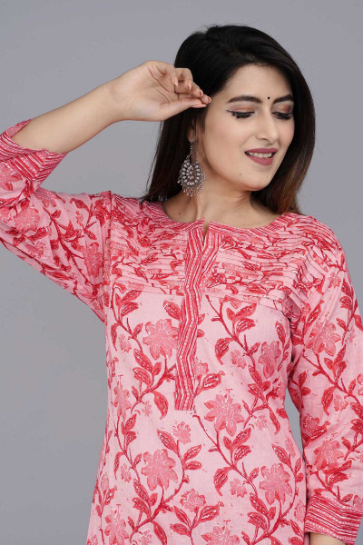 Women Pure Cotton Straight Round Neck Kurta Pant Set