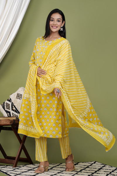 Women Pure Cotton Straight Round Neck Kurta Palazzo DupattaSet