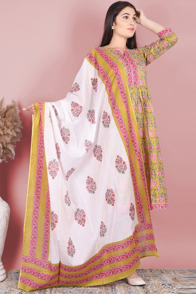 Women Pure Cotton Flared Round Neck Kurta Palazzo DupattaSet
