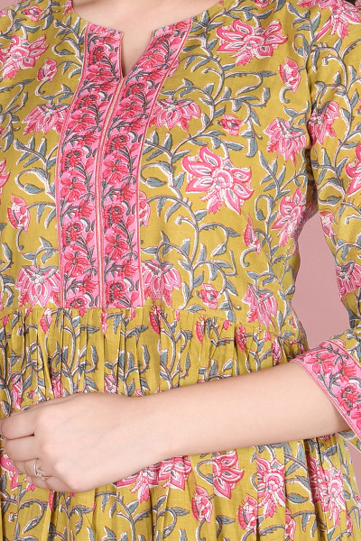 Women Pure Cotton Flared Round Neck Kurta Palazzo DupattaSet