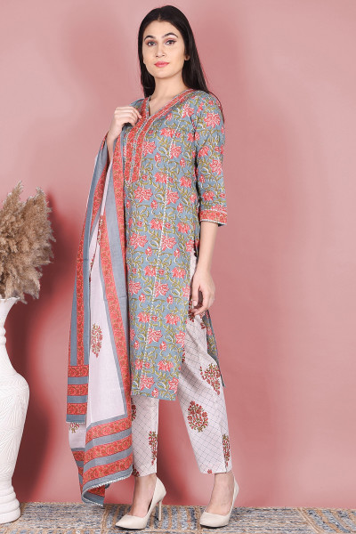 Women Pure Cotton Straight V Neck Kurta Palazzo DupattaSet