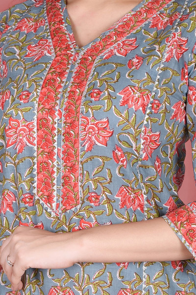 Women Pure Cotton Straight V Neck Kurta Palazzo DupattaSet