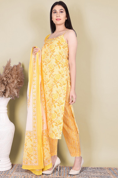 Women Pure Cotton Straight Sweetheart Neck Kurta Pant DupattaSet