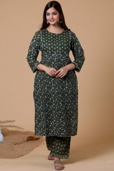 Women Pure Cotton Straight Round Neck Kurta Palazzo DupattaSet