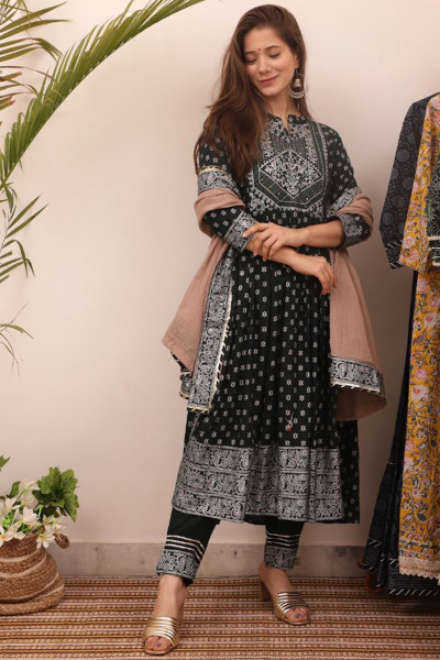 Women Cotton Rayon Flared Round Neck Kurta Pant DupattaSet