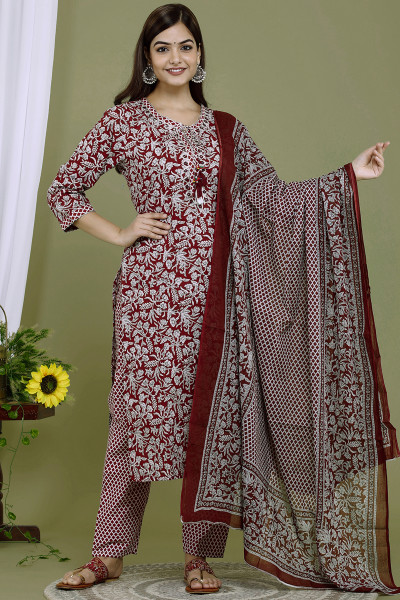 Women Pure Cotton Straight Round Neck Kurta Pant DupattaSet