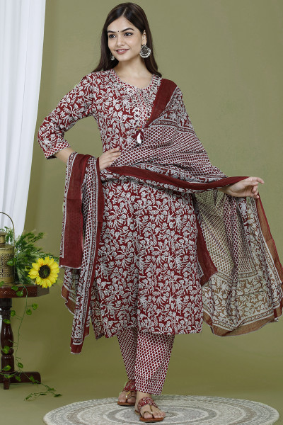 Women Pure Cotton Straight Round Neck Kurta Pant DupattaSet