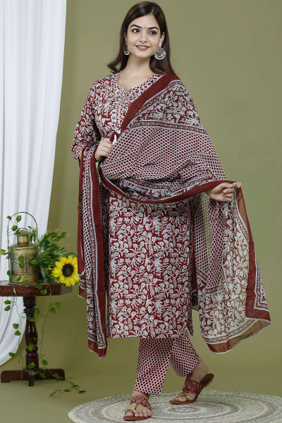 Women Pure Cotton Straight Round Neck Kurta Pant DupattaSet
