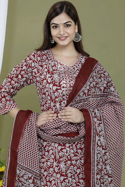 Women Pure Cotton Straight Round Neck Kurta Pant DupattaSet