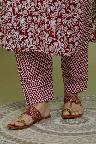 Women Pure Cotton Straight Round Neck Kurta Pant DupattaSet
