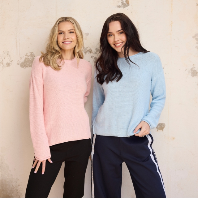 Women's cotton knit top, soft and breathable fabric, showcasing a versatile and comfortable style suitable for casual or everyday wear