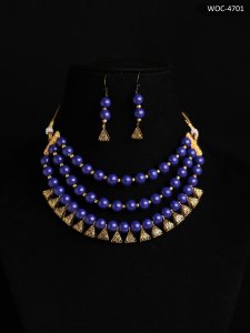 3 layered golden beaded loop necklace set