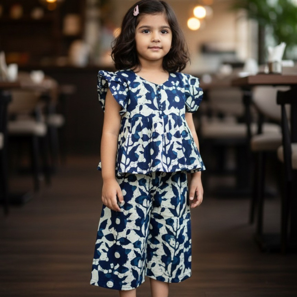 Image of Blue Batik Print Pallazo Set