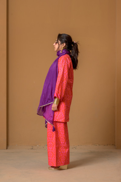 Chikki Set, Baza Red Pink