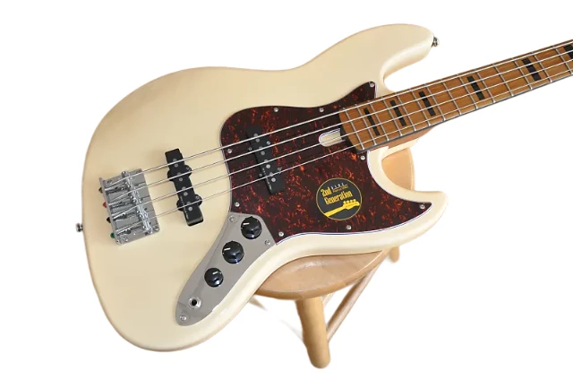 Sire V5 Alder-4 VWH V5 Series 4 String Alder Vintage White Bass Guitar