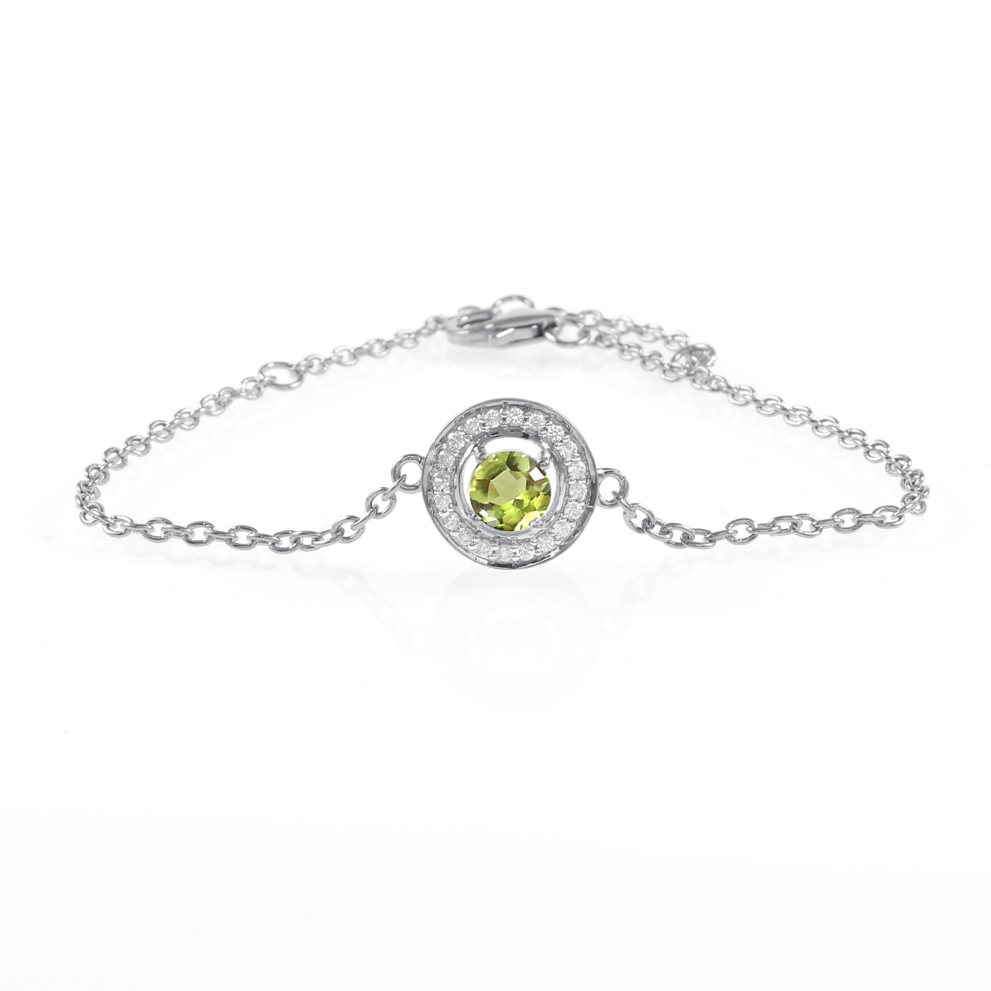 Peridot Chain Bracelet With Fish Lock