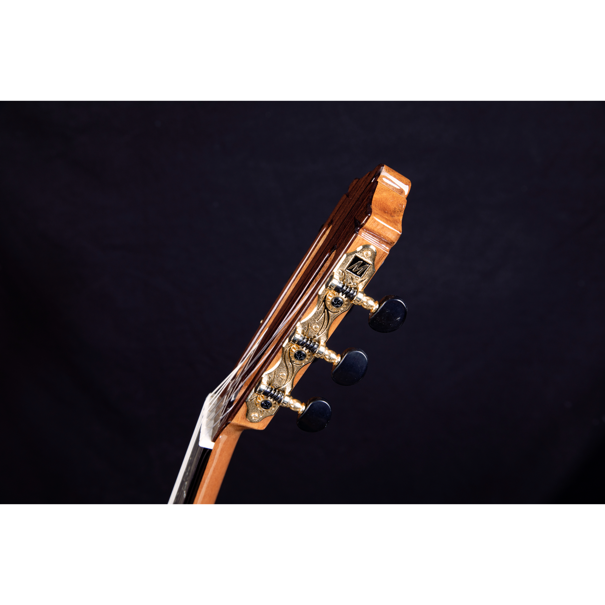 MARTINEZ MC-58C SOLID CEDAR TOPINDIAN ROSEWOOD CLASSICAL GUITAR NATURAL