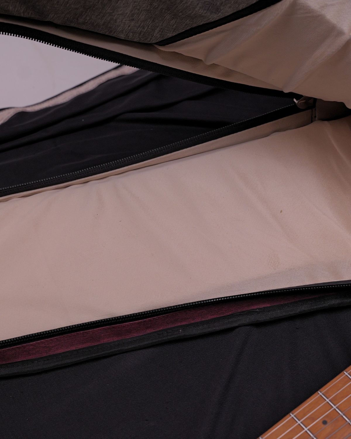 Strydom ARMOR 25 Guitar Gig Bag  Wine Noir