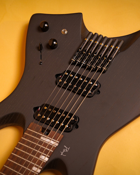 THH30 Headless Guitar