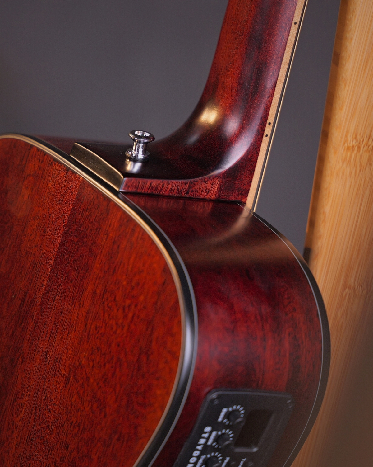 Strydom GS136E Semi-acoustic guitar Natural all Mahogany