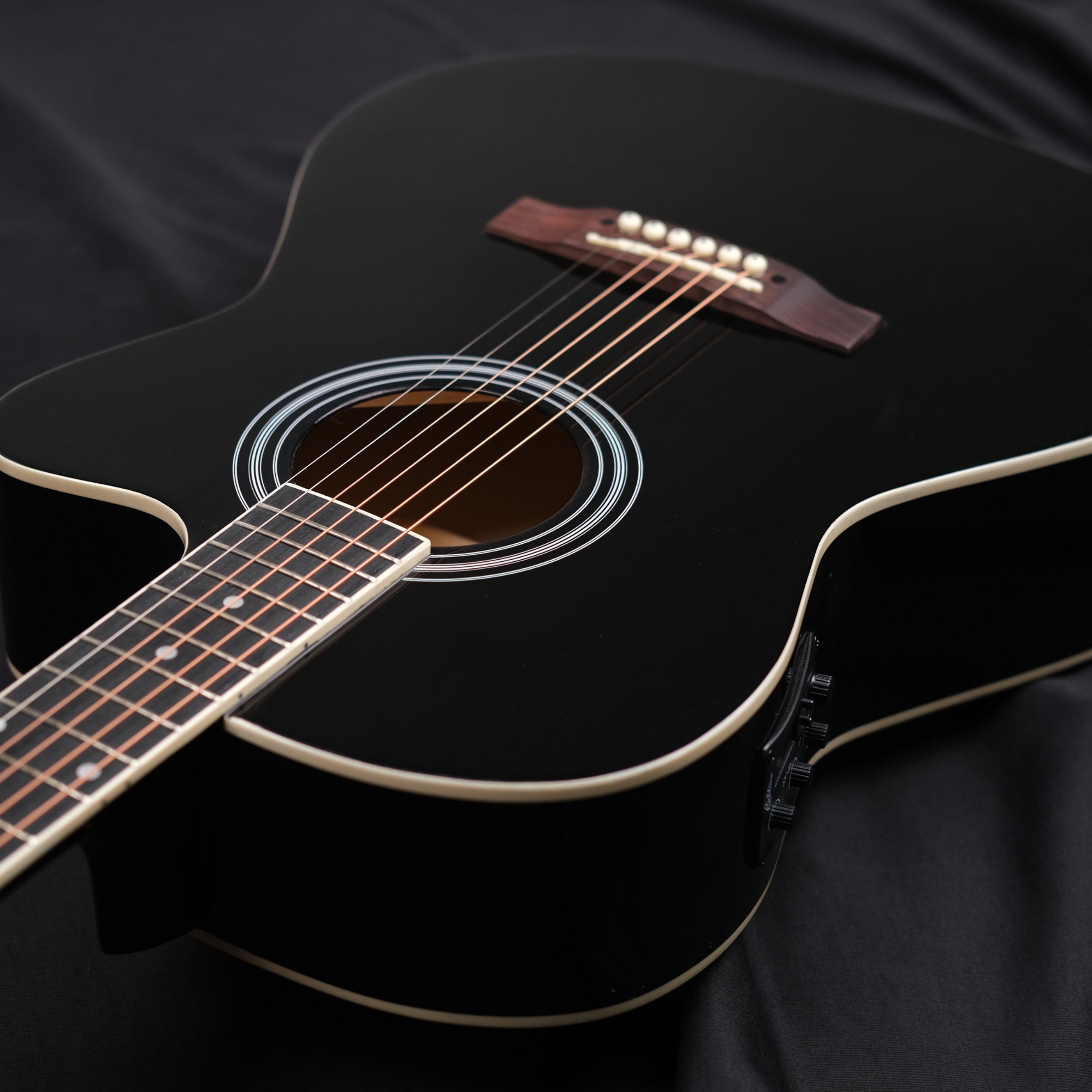 Richtone 39inch RT39CEQ 3 BAND EQ black glossy cutaway guitar