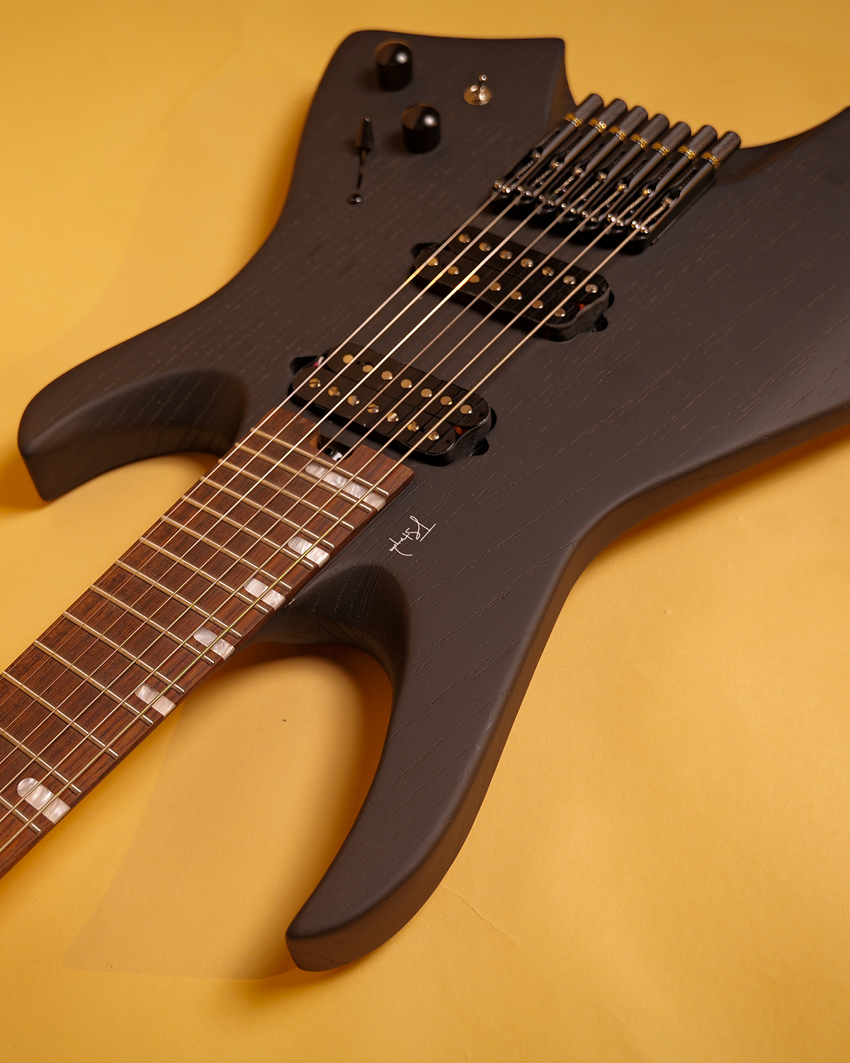 Strydom THH30 Headless 7-String The Headless Horseman Ghost Grain Black