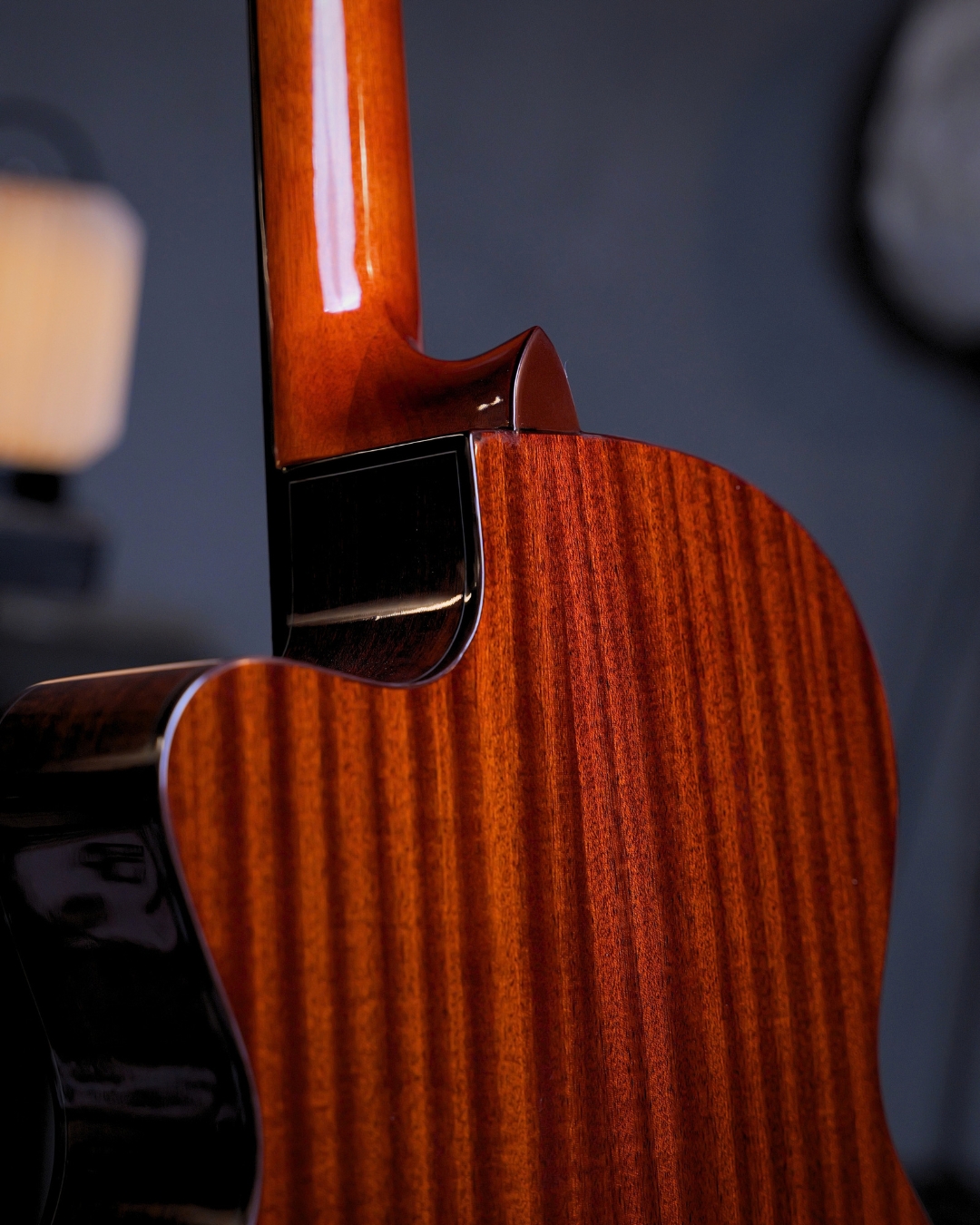 SQOE EC3968 Cedar Natural Classical Guitar