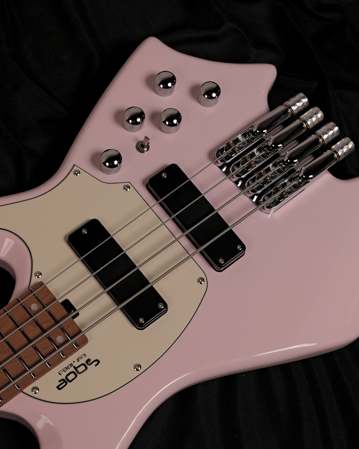 SQOE SBWT700 Shell pink 4-String Headless Electric Bass Roasted Maple India