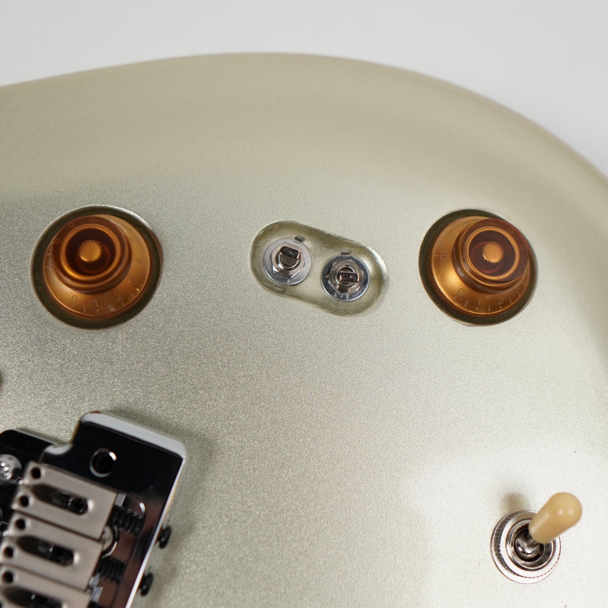 SQOE SE200 Champagne Electric Guitar Wilkinson Tremolo Mirror Gloss Finish