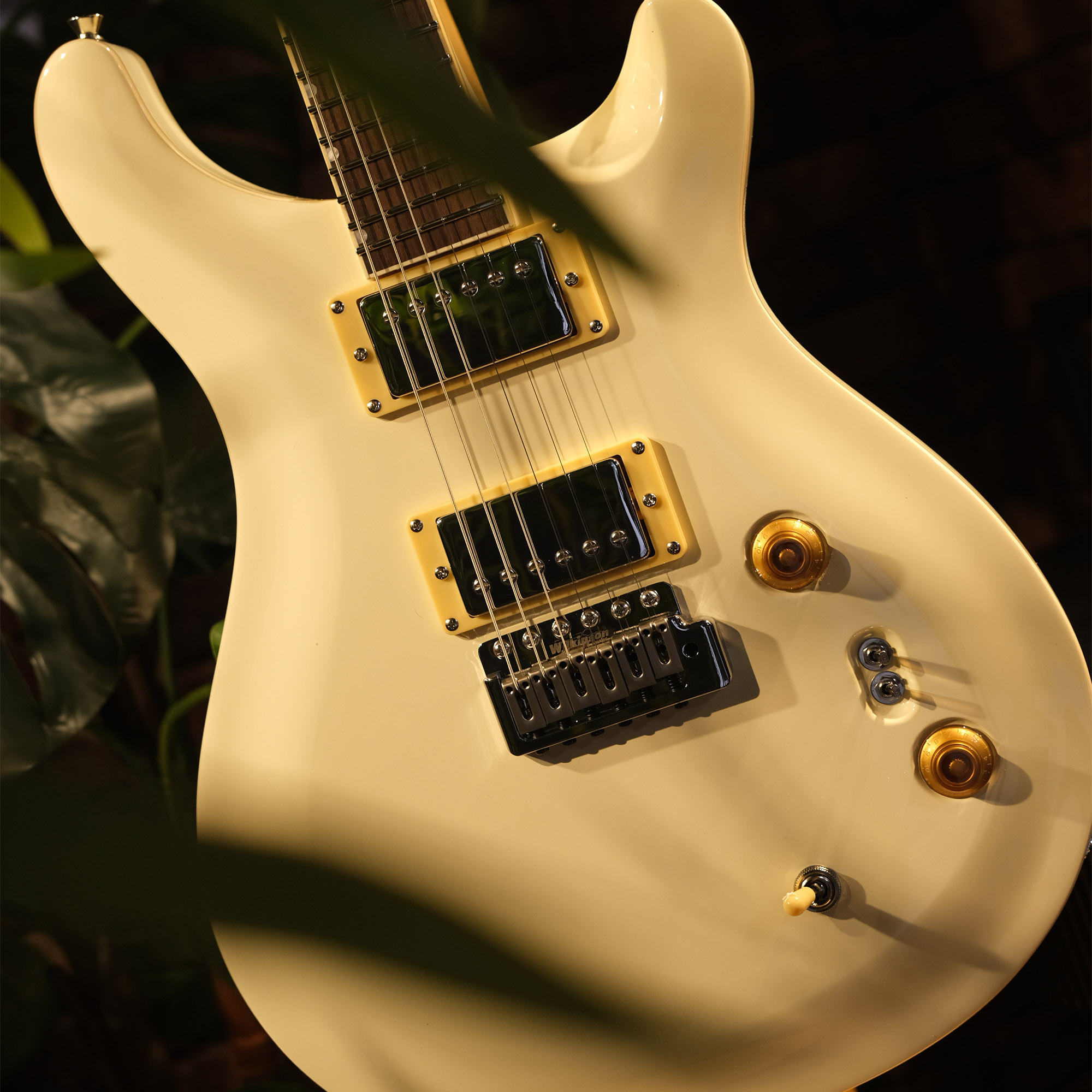 SQOE SE200 OLYMPIC WHITE Electric Guitar Wilkinson Tremolo Mirror Gloss Finish