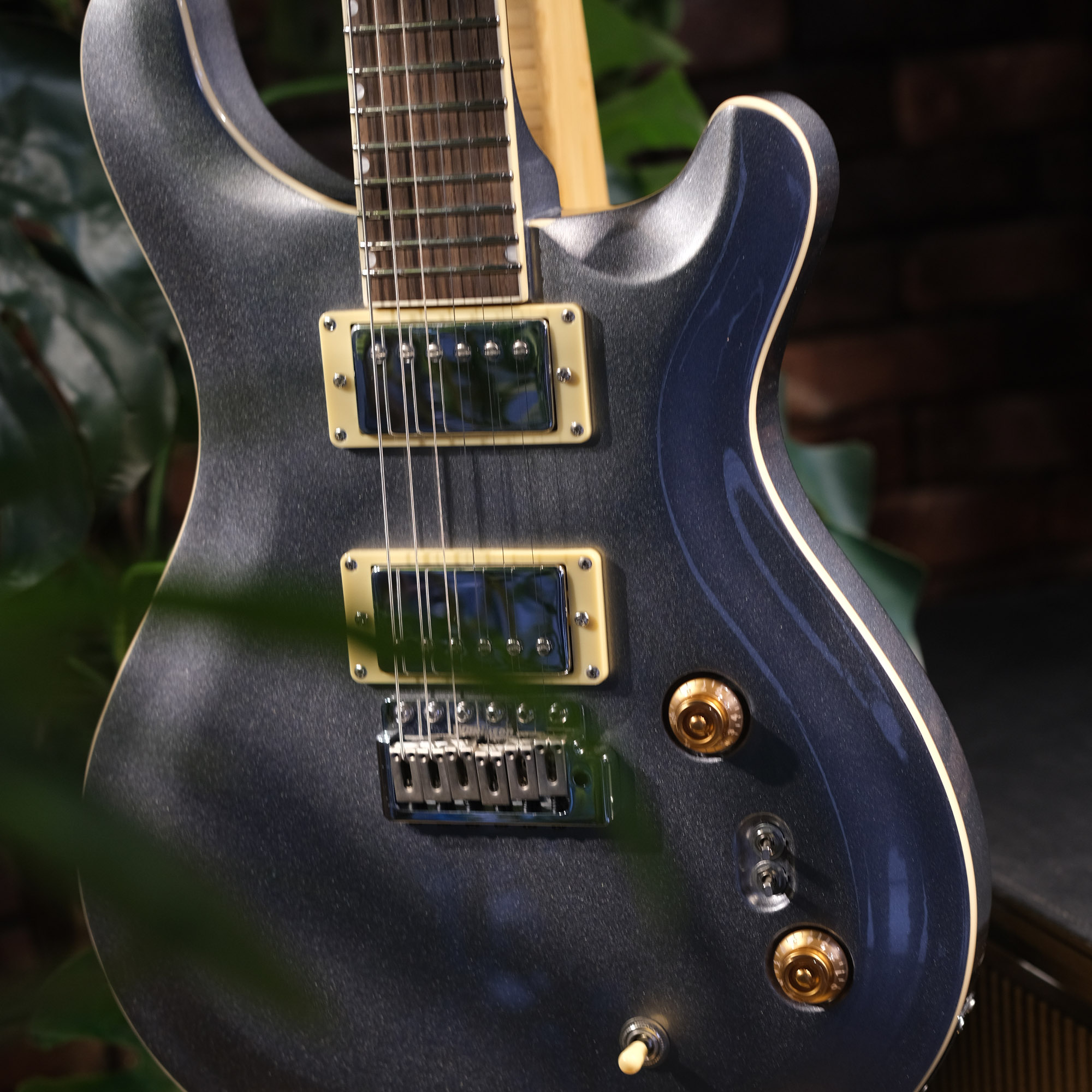 SQOE SE200 SHINY SILVER Electric Guitar Wilkinson Tremolo Mirror Gloss Finish