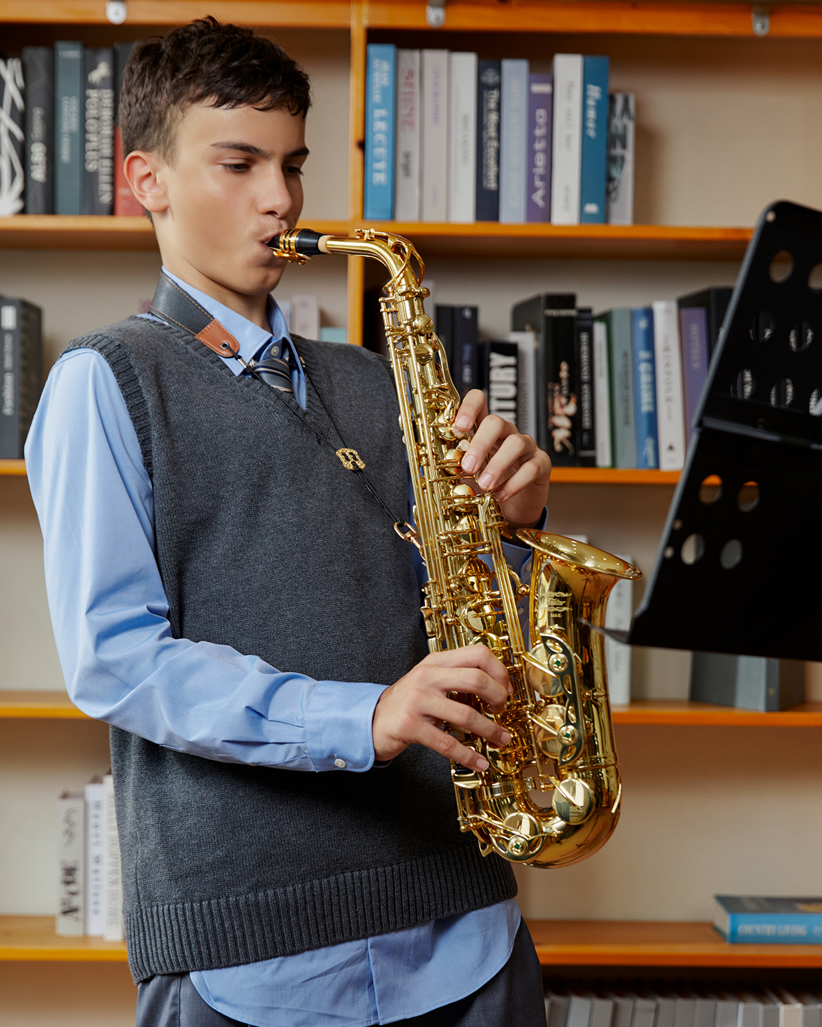 Eastar AS-II E Flat Student Alto Saxophone E Flat Gold Lacquer Saxophone Full Kit With Carrying Sax Case Mouthpiece Straps Reeds Stand Cork Grease