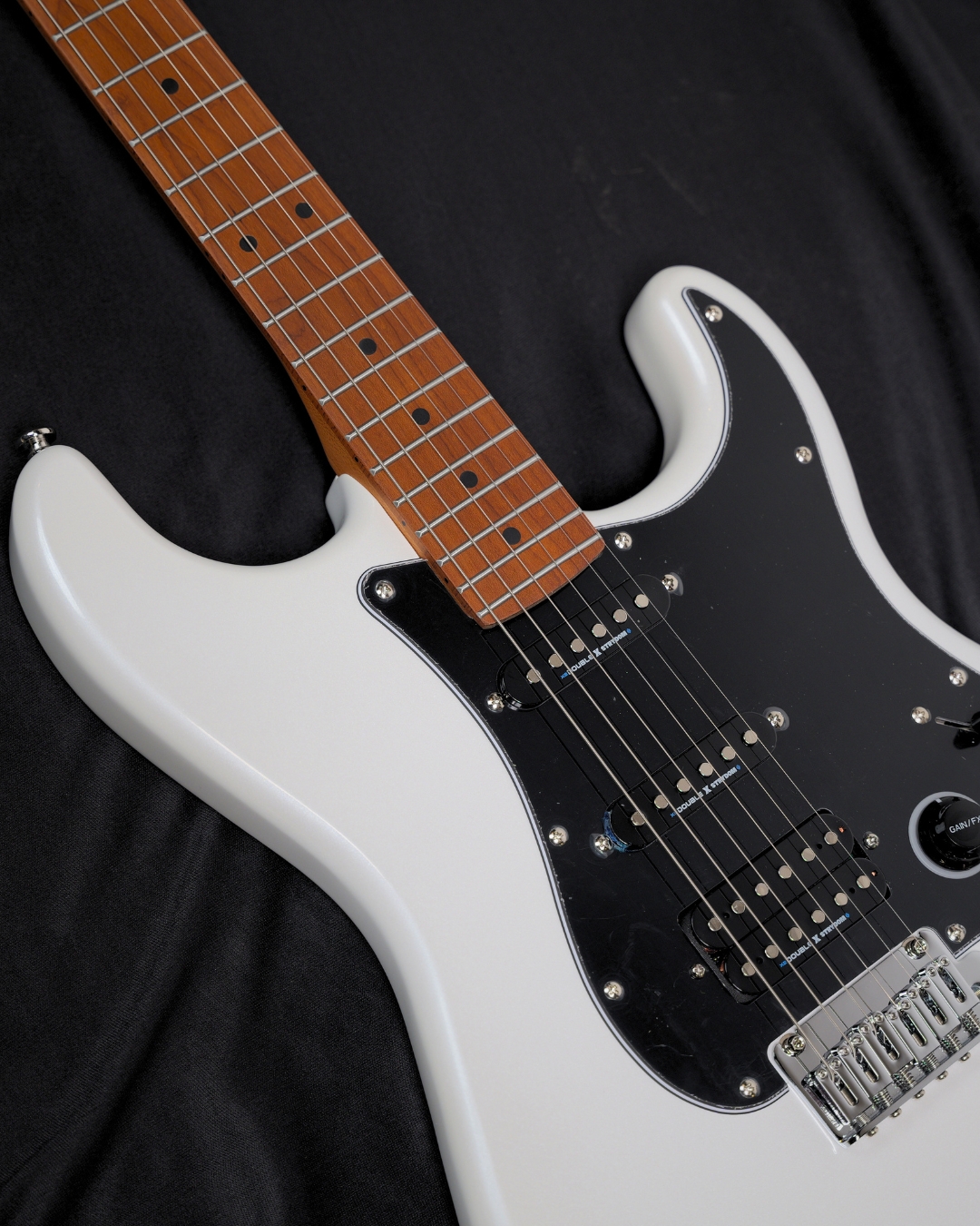 Strydom ST30 PRO Riot 1S Electric Guitar - Metallic White