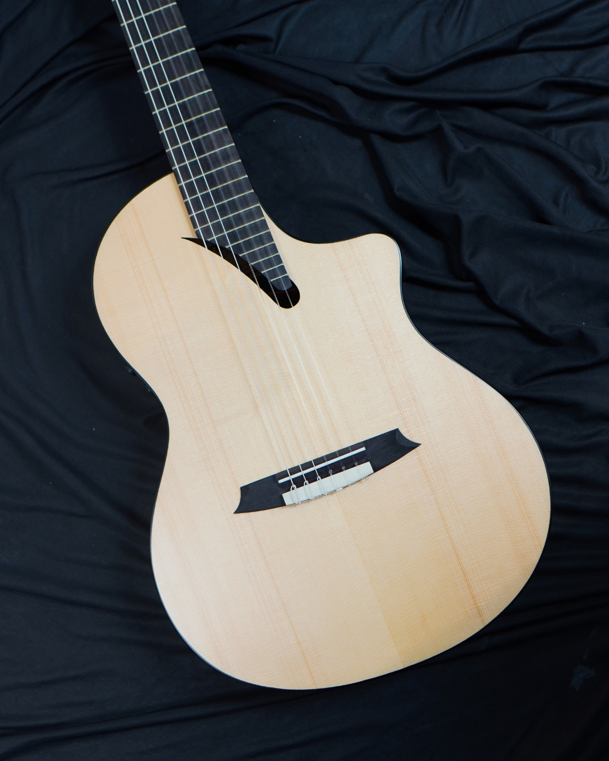 Martinez MS14RS Performer Solid Spruce Rosewood Classical Guitar MY01 EQ India