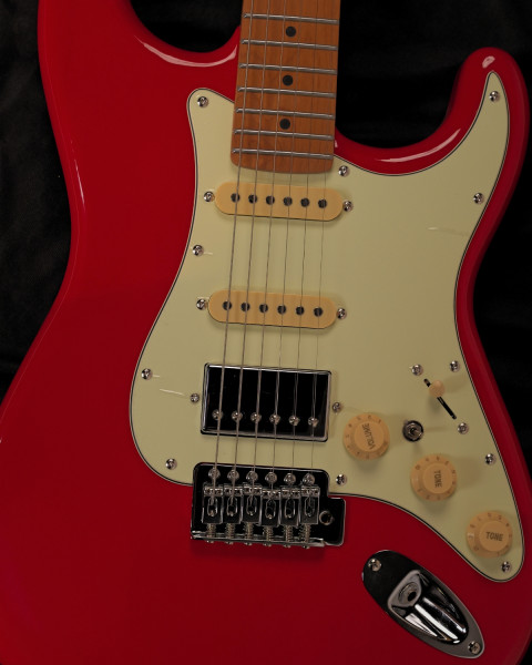 SQOE SEST600 Rosso Corsa Red vintage 6-saddle tremolo bridge