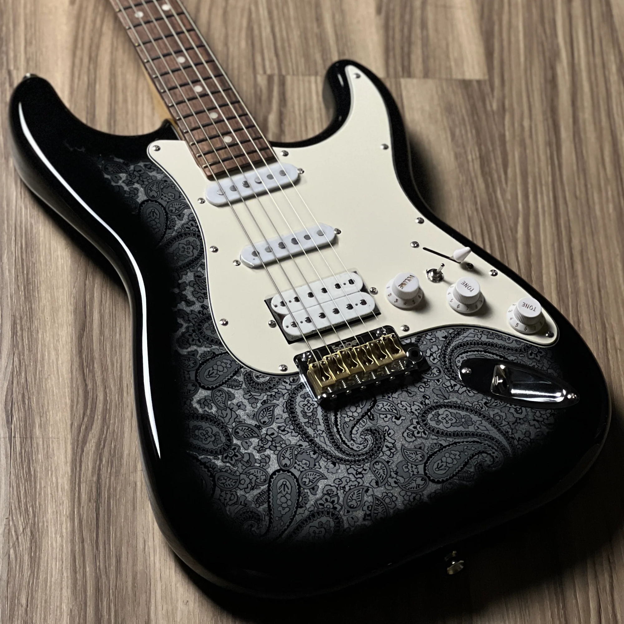 SQOE SEST1100 HSS - PAISLEY BLACK HARDCASE WITH KIT