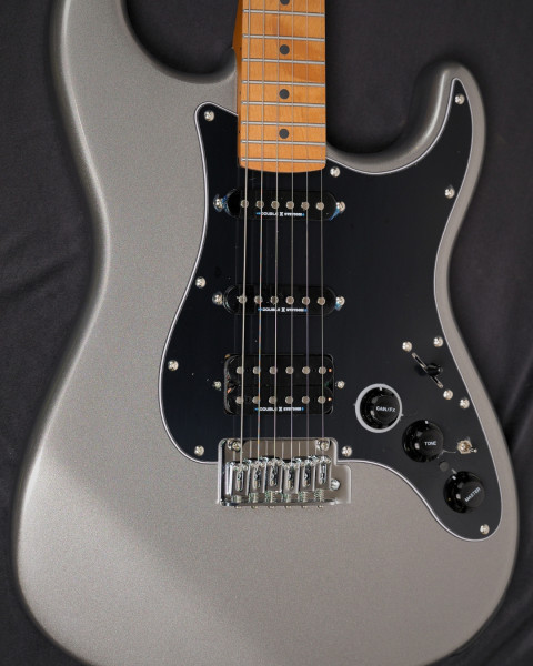 Strydom ST30 PRO Riot 1S Metallic Black Riot 1S Pickup System controls