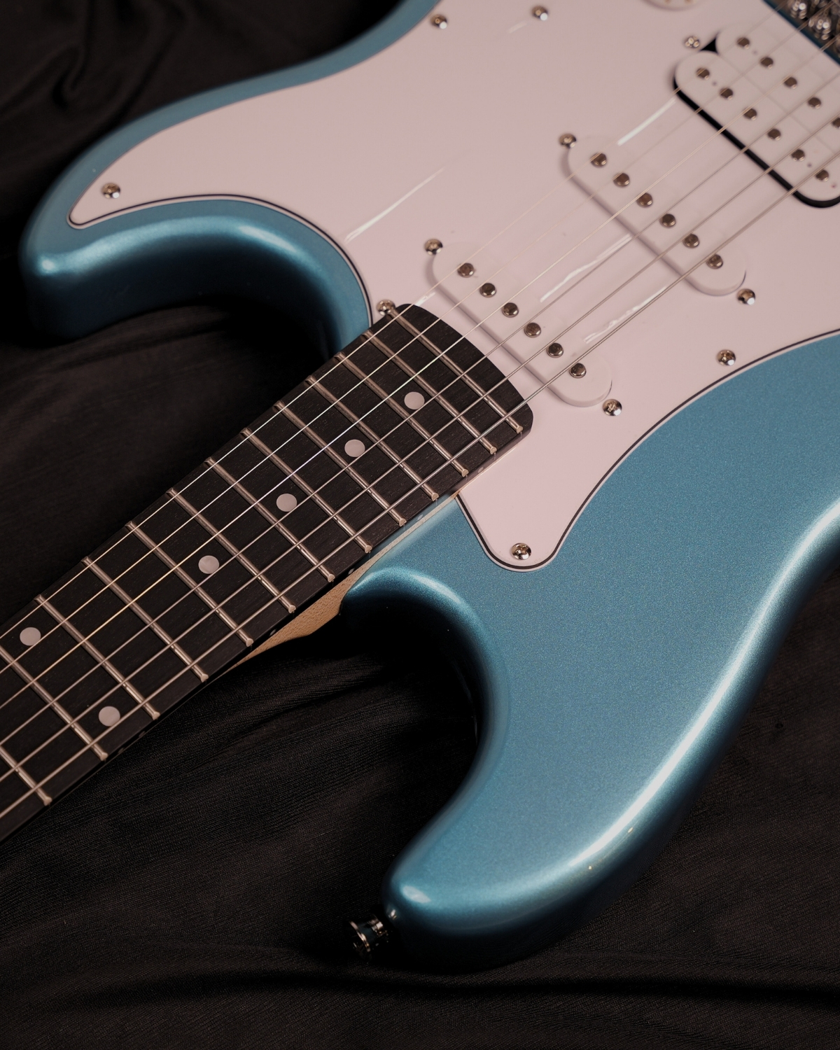 Donner DST-100T 39 Inch Full Size Electric Guitar Kit Solid Body Tidepool Beginner Starter with Amplifier Bag Capo Strap String Tuner Cable Picks