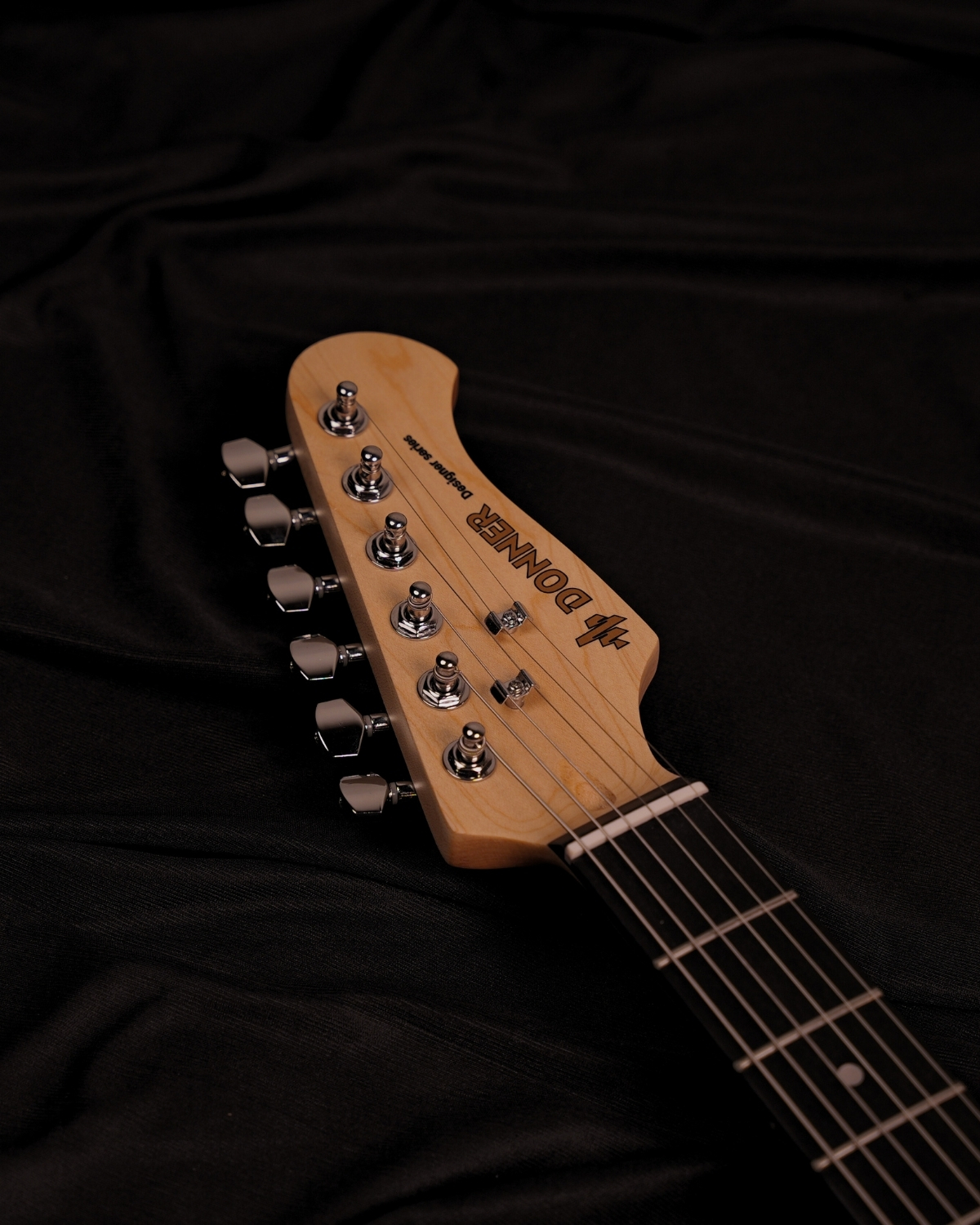 Donner DST-100T 39 Inch Full Size Electric Guitar Kit Solid Body Tidepool Beginner Starter with Amplifier Bag Capo Strap String Tuner Cable Picks