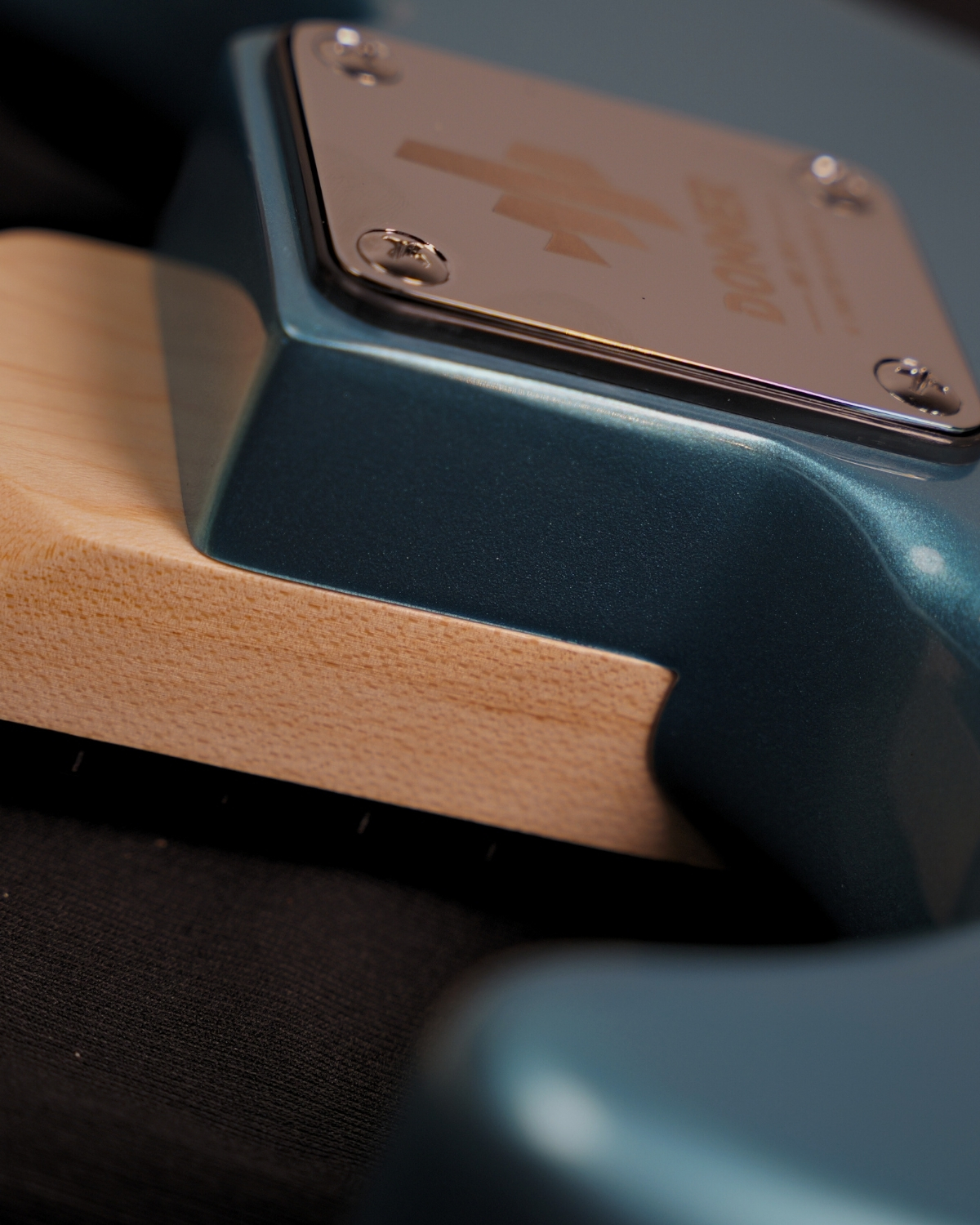 Donner DST-100T 39 Inch Full Size Electric Guitar Kit Solid Body Tidepool Beginner Starter with Amplifier Bag Capo Strap String Tuner Cable Picks