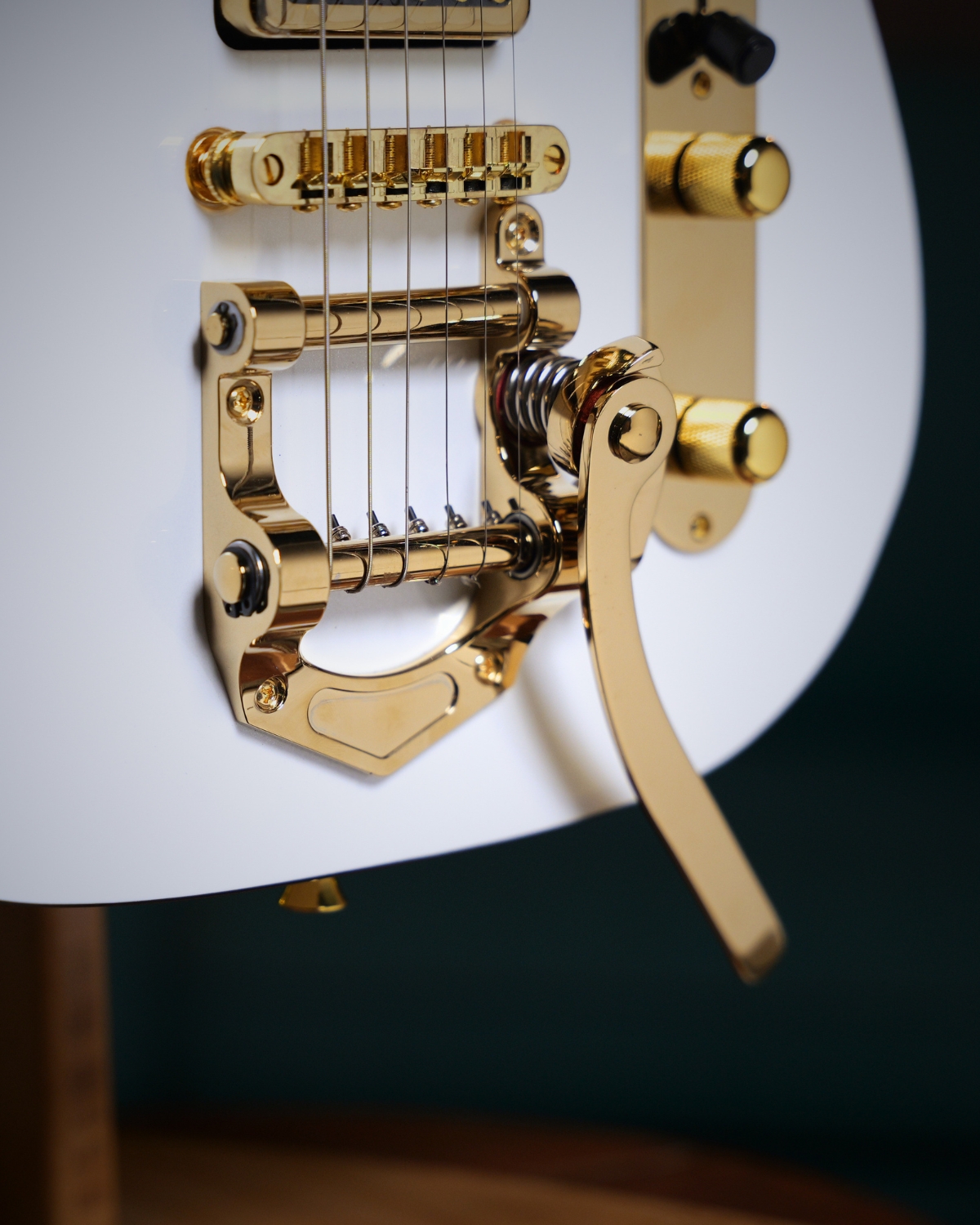 SQOE SETL1000FR  Pearl white Premium Custom Telecaster with Bigsby Tremolo  ABS Case