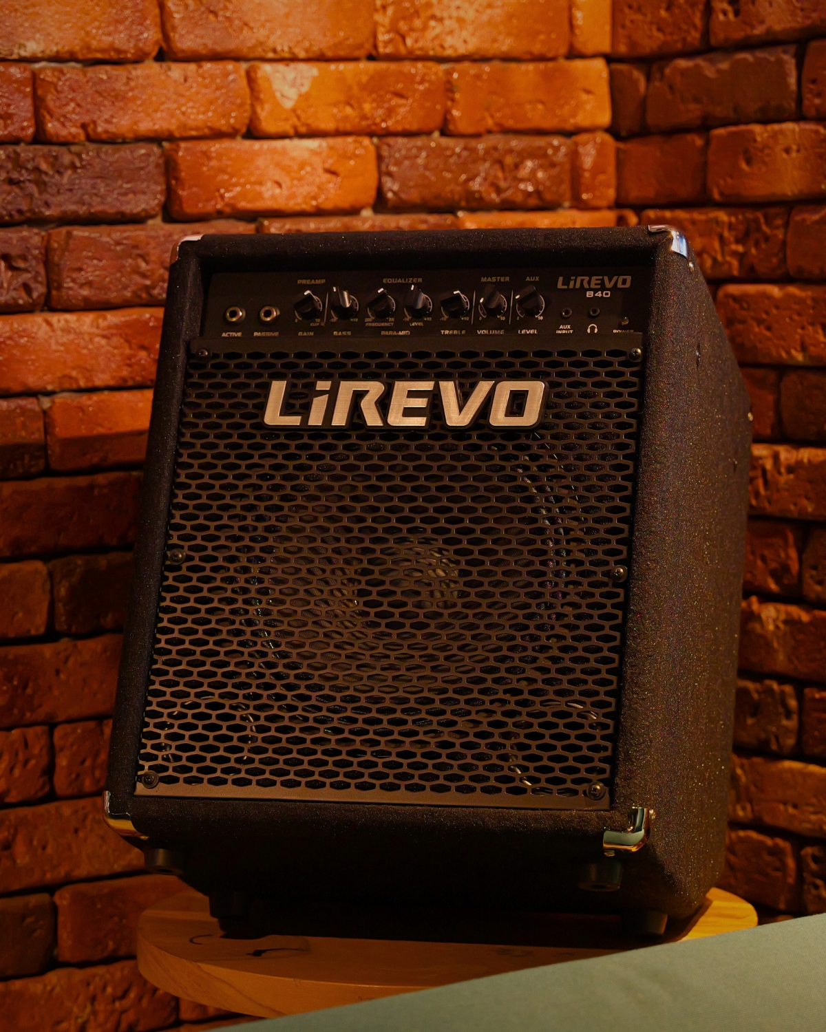 Lirevo B40 40W Bass Guitar Amplifier  India