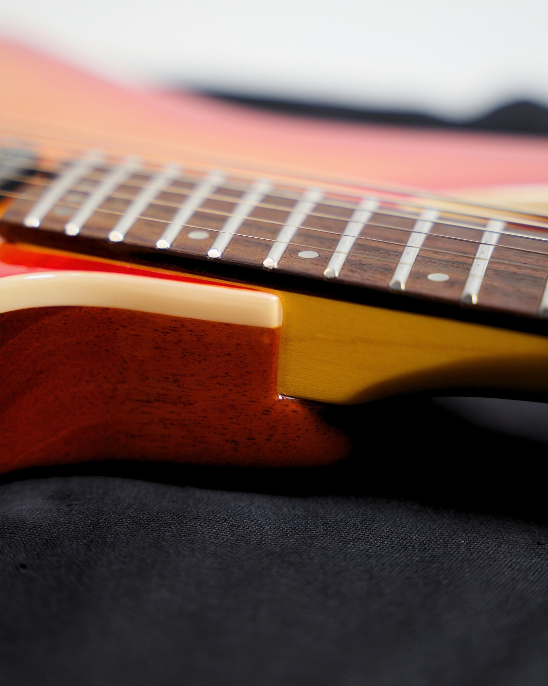 SQOE SEWT998 Headless Electric Guitar - Honey-Orange Sunset